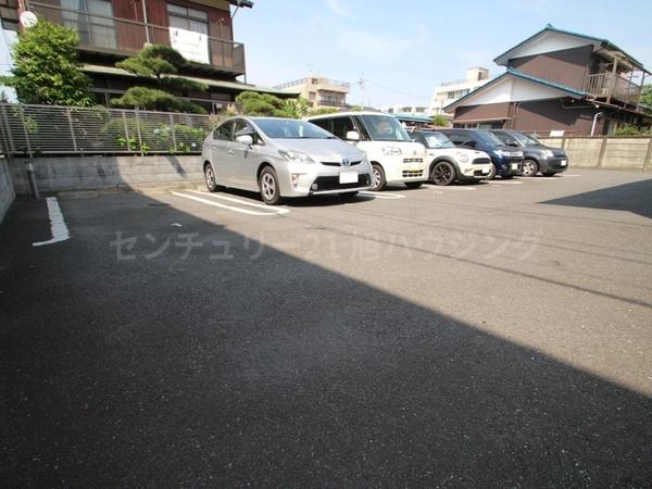 カピリナガーデンの駐車場画像