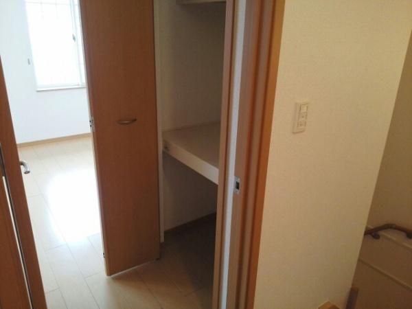 エレガンシアの収納画像