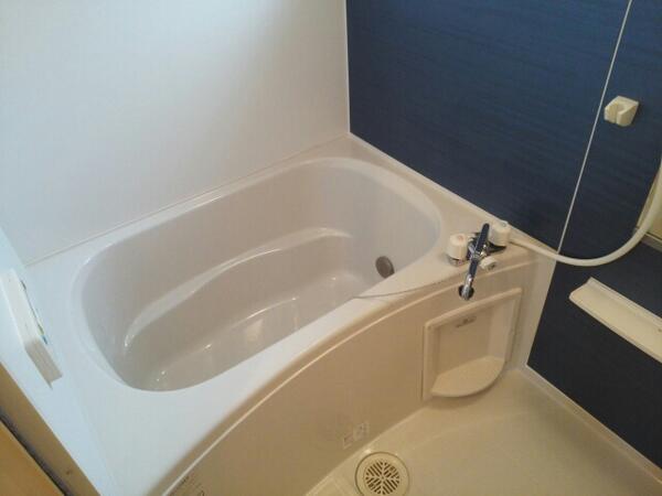 エレガンシアのバス画像