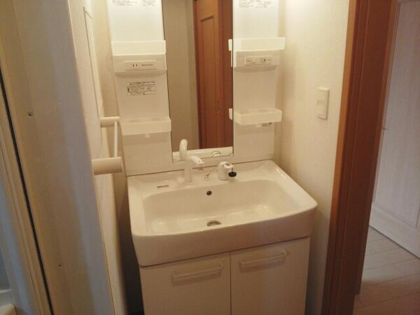 エレガンシアの洗面台・洗面所画像