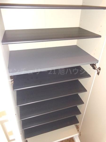 ロンブス調布の玄関画像