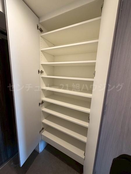 LUMINOUSつつじケ丘の玄関画像