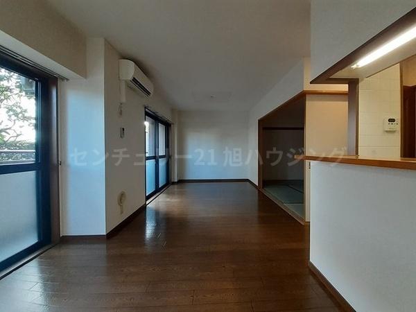 パーク　エレガンス　Ｋ．Ｔのリビング画像