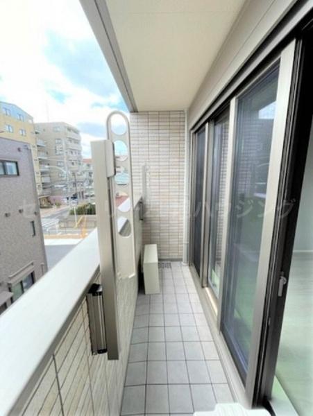 調布市国領町1丁目のマンションのバルコニー画像