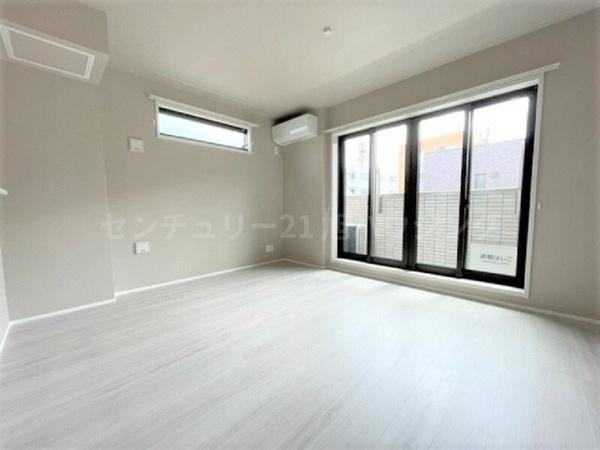 調布市国領町1丁目のマンションのリビング画像