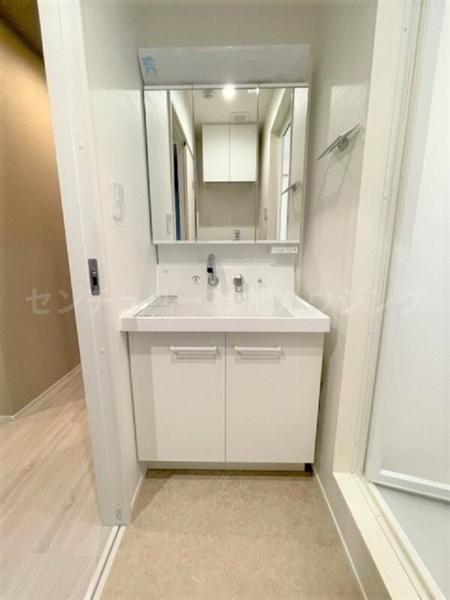 調布市国領町1丁目のマンションの洗面台・洗面所画像