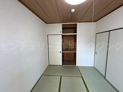 五香屋プラザビルの収納画像
