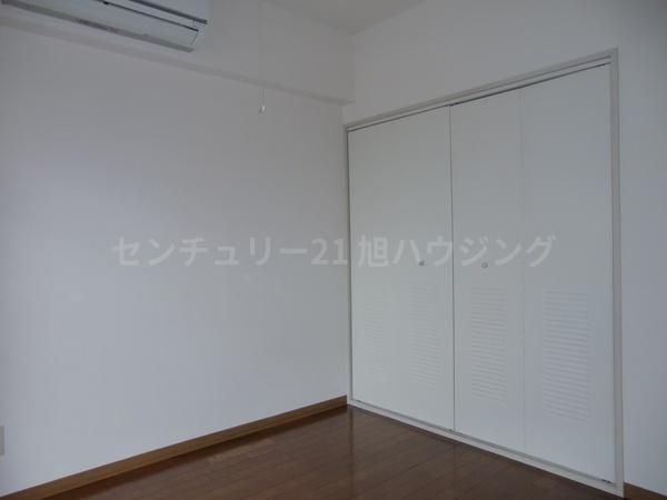 モンターニュ国領の洋室画像