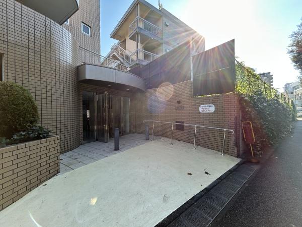 プラム12のエントランス画像