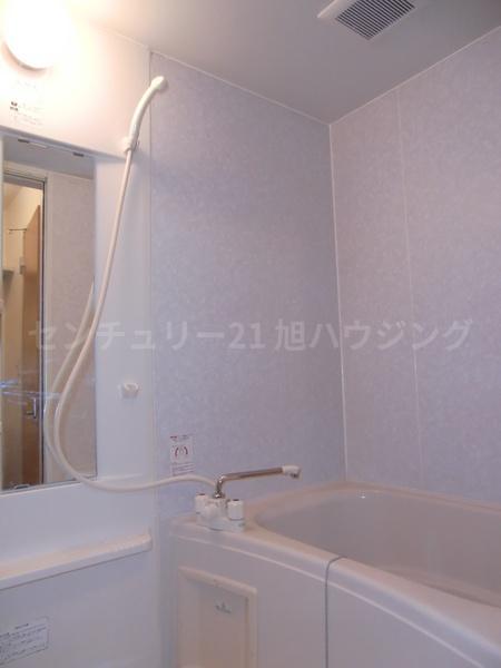 サンテボヌールのバス画像