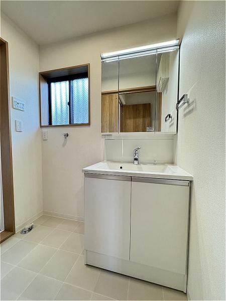 東水元6丁目　中古戸建の洗面台・洗面所画像