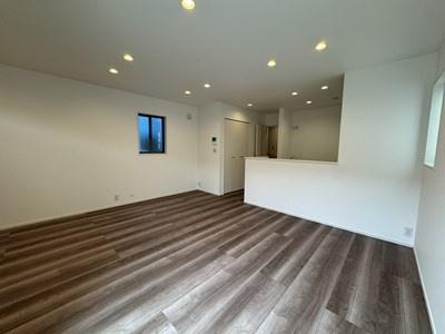 松戸市常盤平４丁目の新築一戸建のリビング画像