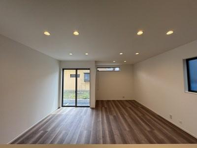 松戸市常盤平４丁目の新築一戸建のリビング画像