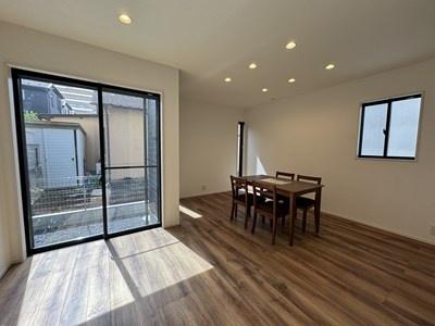松戸市常盤平４丁目の新築一戸建のリビング画像