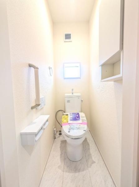 市川市柏井町２丁目の新築一戸建のトイレ画像