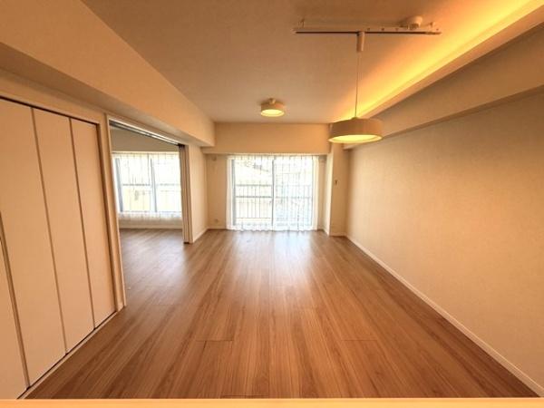 コスモ市川パサージュのリビング画像