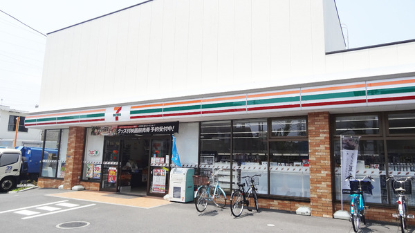 白鳥ハウスのコンビニ画像