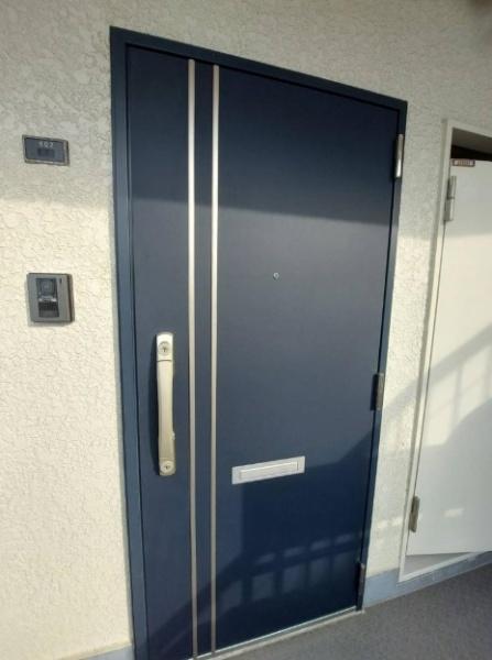 白鳥ハウスの玄関画像