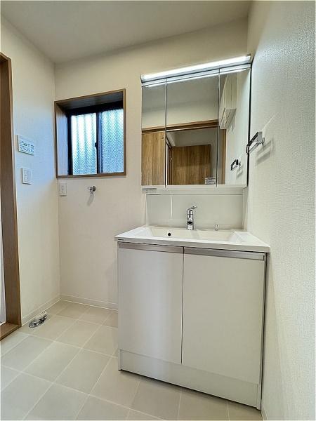 市川市大和田3丁目の中古一戸建の洗面台・洗面所画像