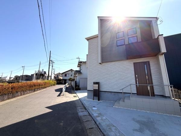 市川市国分１丁目の新築一戸建の前面道路含む現地写真画像