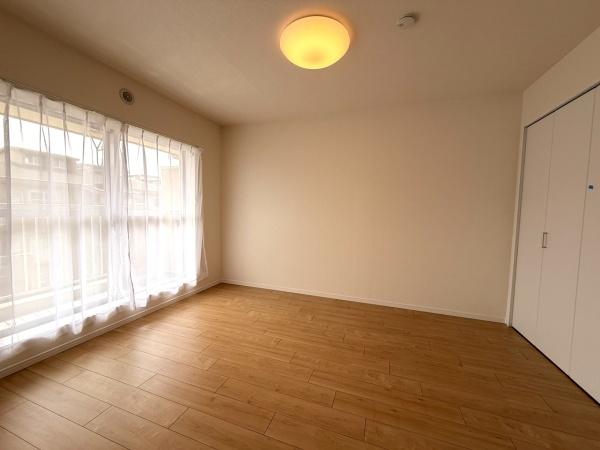 コンドミニアム初石Ｄ棟の洋室画像