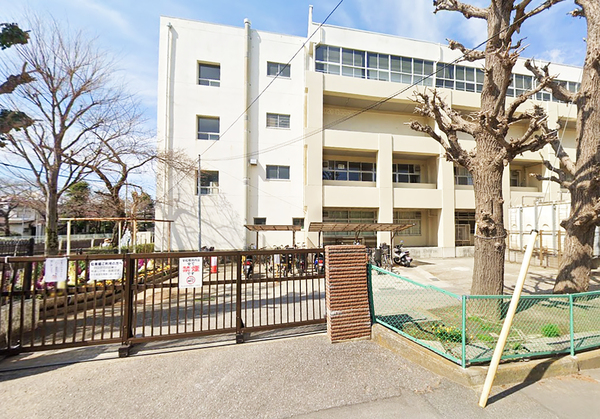 アルファニッシュ国府台の小学校画像