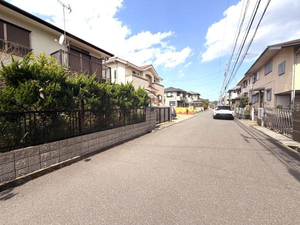 【建築条件なし】流山市宮園2丁目の前面道路含む現地写真画像