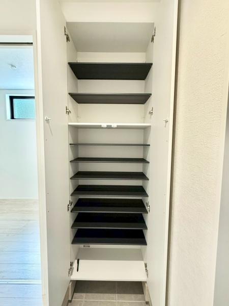 葛飾区東金町3丁目の新築一戸建の玄関画像