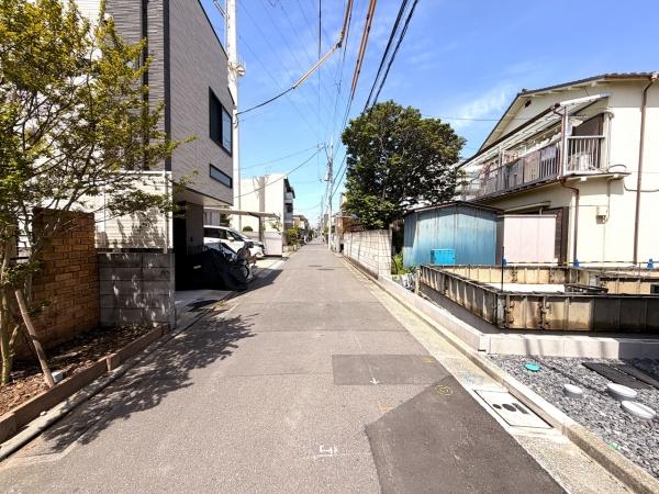 葛飾区東金町３丁目の新築一戸建の前面道路含む現地写真画像
