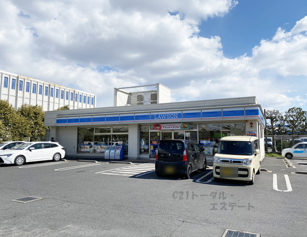 市川市下貝塚2丁目の中古一戸建のコンビニ画像