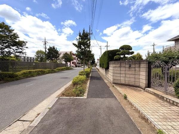 二十世紀が丘美野里町C区画　全3区画の前面道路含む現地写真画像