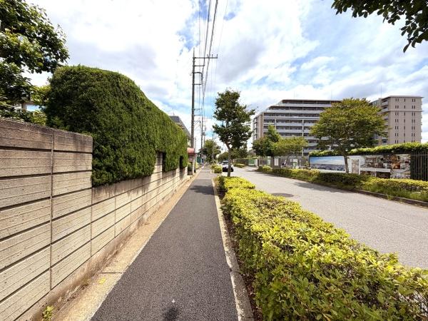 二十世紀が丘美野里町C区画　全3区画の前面道路含む現地写真画像