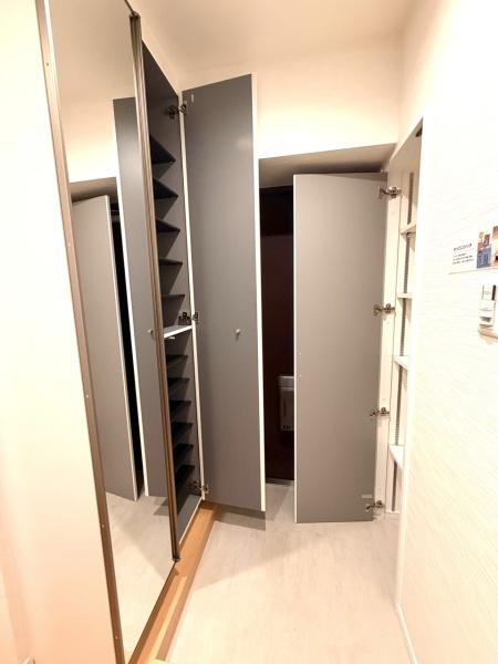 中銀松戸マンシオンの玄関画像