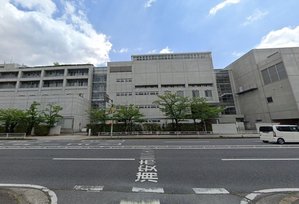 サザンコーポラスA棟の中学校画像