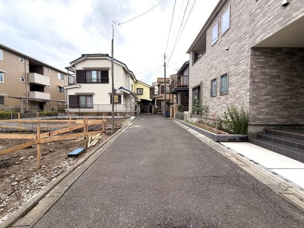 葛飾区南水元22期 全2棟の前面道路含む現地写真画像