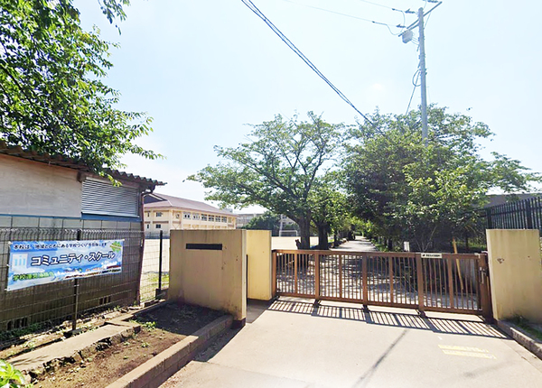 市川市国府台4丁目の中学校画像