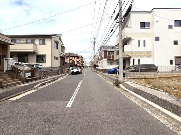 【建築条件なし】塩焼1丁目　～全3区画～の前面道路含む現地写真画像