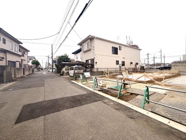 松戸市二十世紀が丘美野里町　全2棟の前面道路含む現地写真画像