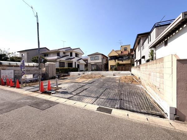 松戸市三矢小台5丁目　全2棟の前面道路含む現地写真画像