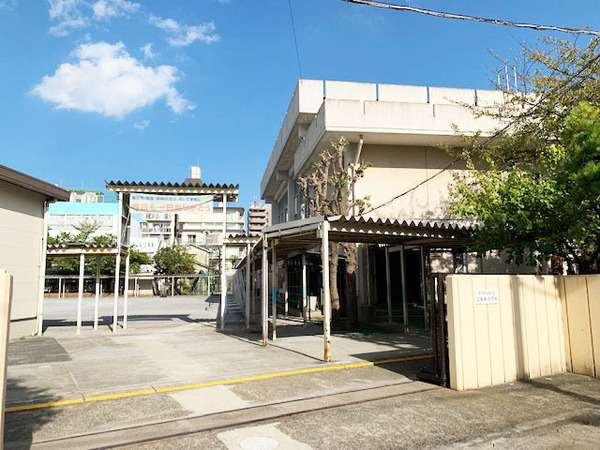 葛飾区西新小岩3丁目の土地の小学校画像