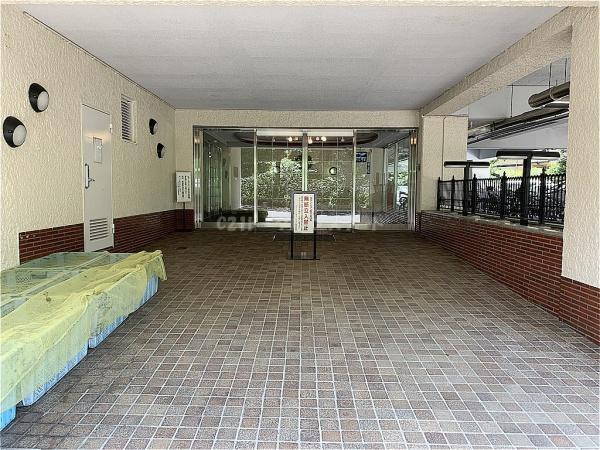 市川江戸川堤マンションのエントランス画像