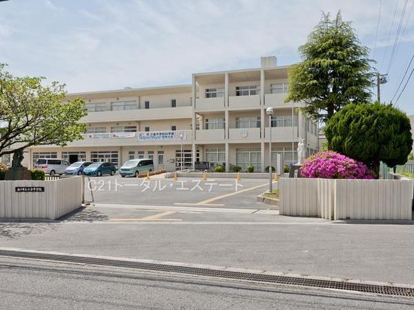サンライトパストラル壱番館C棟の中学校画像