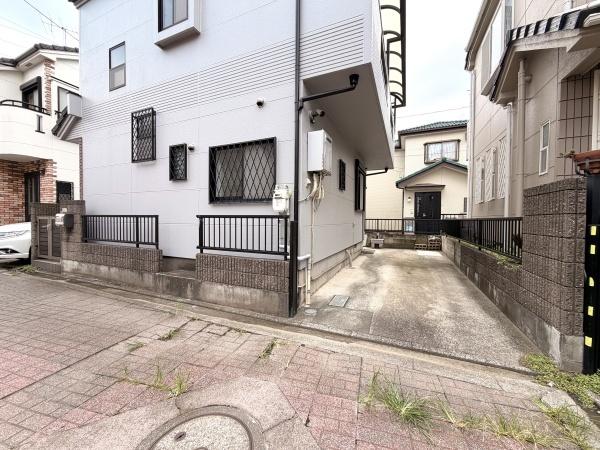 葛飾区西水元3丁目の中古一戸建の前面道路含む現地写真画像