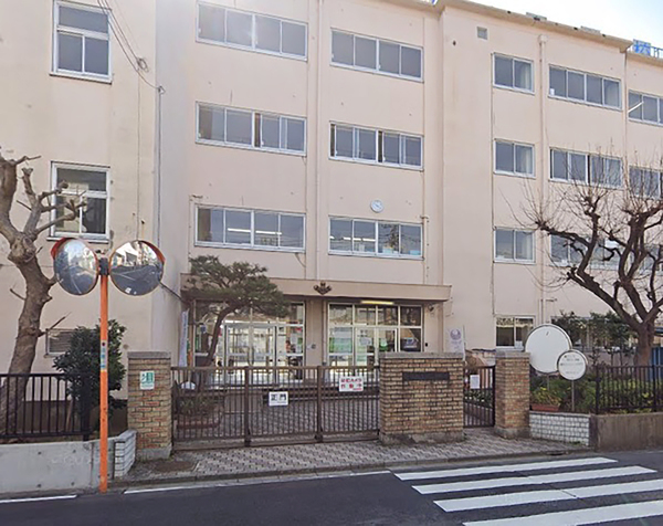 金町コーポB棟の中学校画像