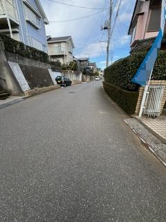 八街市泉台２丁目の前面道路含む現地写真画像