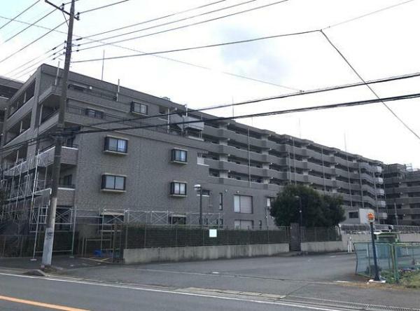 ライオンズガーデン千葉八街の駐車場画像