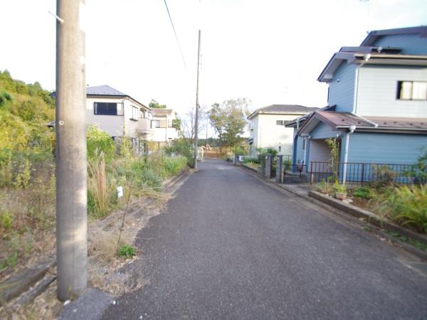 東金市　極楽寺　（とうがねし　ごくらくじ）の前面道路含む現地写真画像