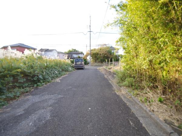 東金市　極楽寺　（とうがねし　ごくらくじ）の前面道路含む現地写真画像
