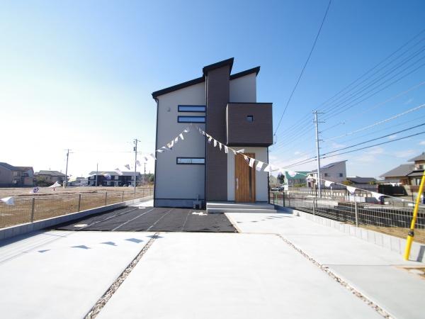 クレステージ八街　八街に　全３２区画・３１号棟の駐車場画像