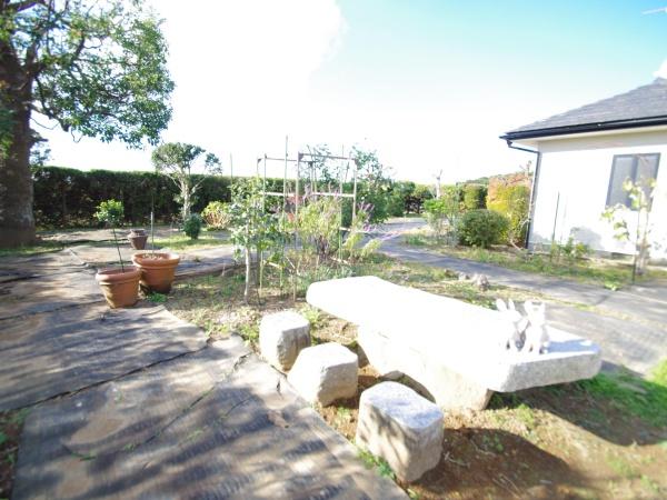 八街市 八街い(やちまたし やちまた い)の庭画像